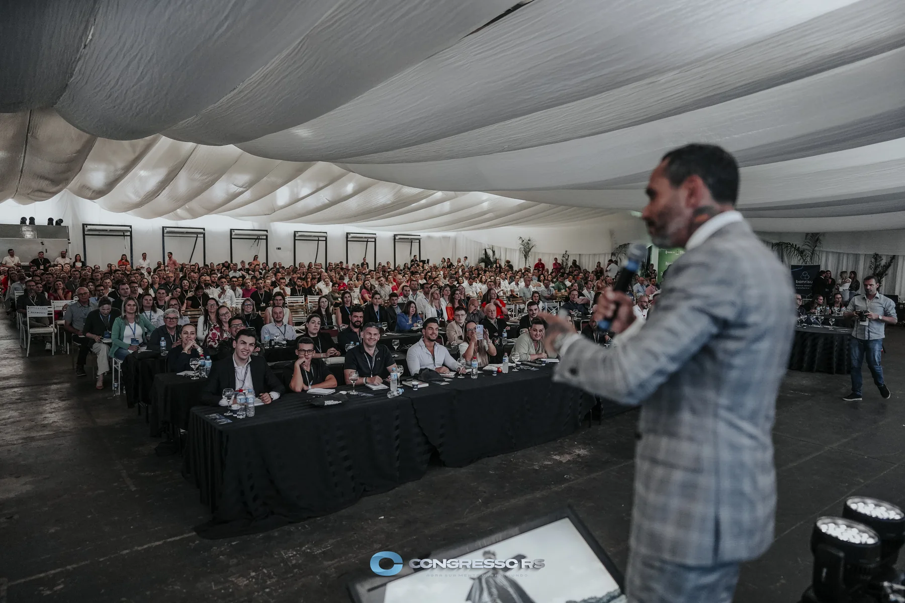 Lincoln Nunes na palestra principal do Congresso RS, evento com Jordan Belfort, o Lobo de Wall Street